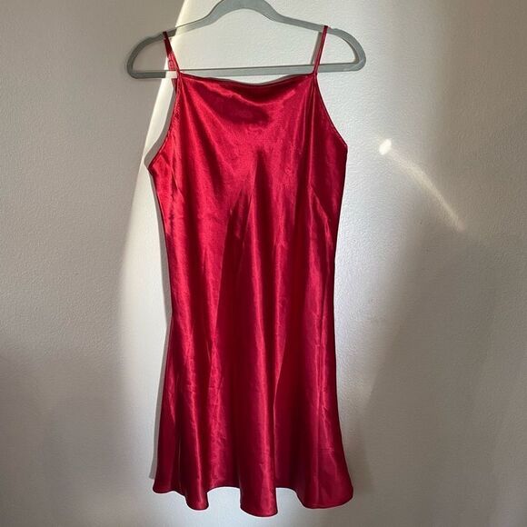Vintage Gilligan & O’Malley Red Satin Slip - Picture 1 of 4